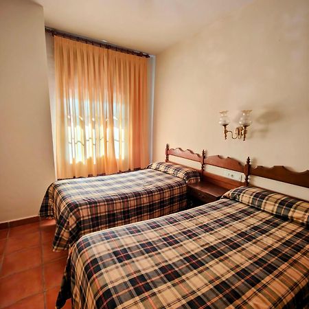 Hostal Montemayor Montemayor del Rio 外观 照片