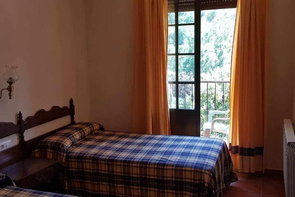 Hostal Montemayor Montemayor del Rio 外观 照片